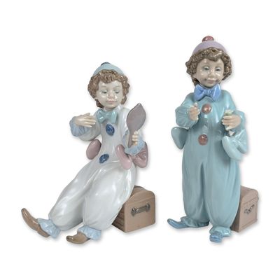Sale Photo Thumbnail #42: 2pc Lladro Pierrot Porcelain Clown Figurines, Pierrot Rehearsing 6259 and Pierrot in Preparation