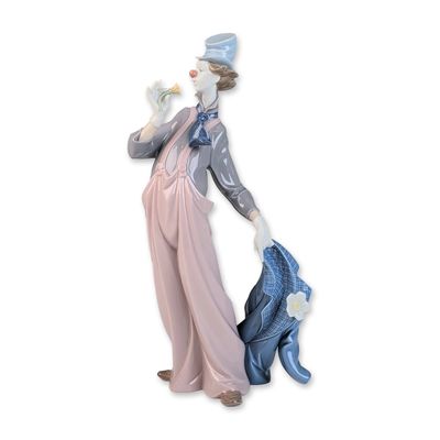 Sale Photo Thumbnail #53: Lladro Porcelain Figurine, A Mile of Style 01006507