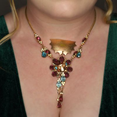 Sale Photo Thumbnail #101: Czech Gilt Rhinestone Mobile Fringe Necklace