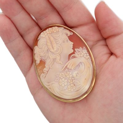 Sale Photo Thumbnail #356: 18K Gold Large Carved Shell Cameo Brooch