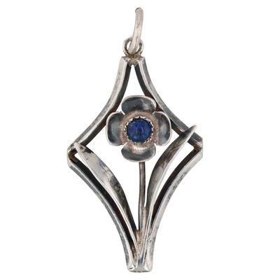 Sale Photo Thumbnail #169: Vintage Sterling Silver Lapis Framed Flower Pendant