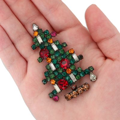 Sale Photo Thumbnail #47: Weiss Silver Tone Rhinestone Christmas Tree Brooch