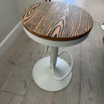 Round Wood Grain Accent Table