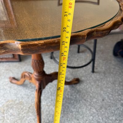 Round Table wth two barstool chairs