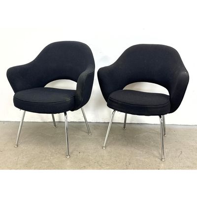 Pair Saarinen for Knoll executive arm chairs