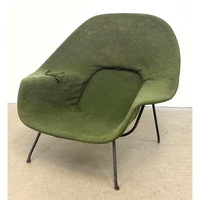 Early Eero Saarinen for Knoll Womb Chair First Generation.