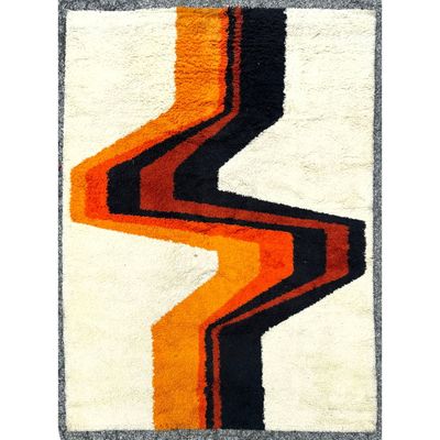 6'7 X 10'  Danish HOJER EKSPORT WILTON  Blitz pattern wool shag rug. Modern. Off white ground with a