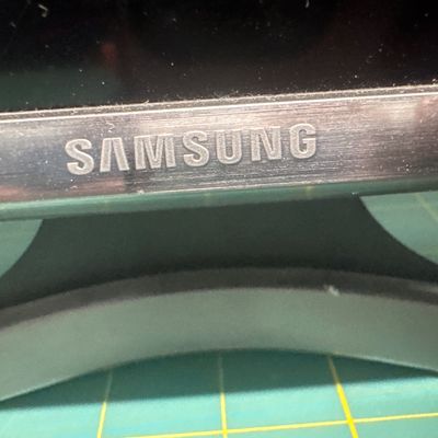 32 “ Samsung Smart TV