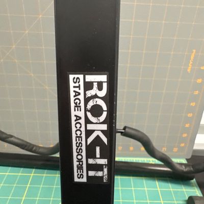 2 Guitar Stands