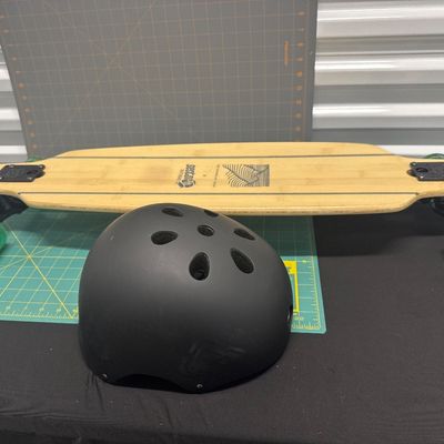 Sector 9 long board. Minimalist wave.