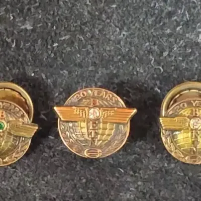 Boeing 15 and 20 Year Pins