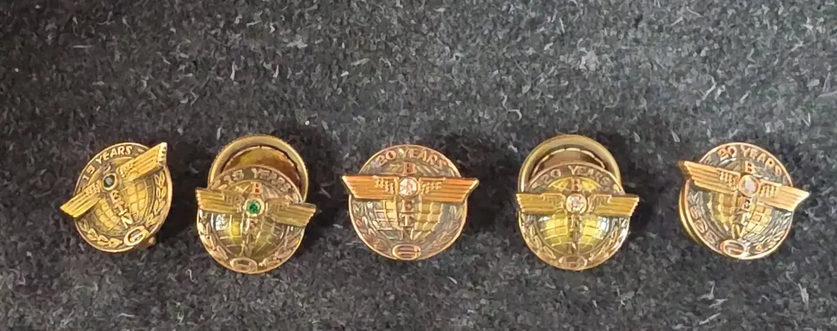 Boeing 15 and 20 Year Pins
