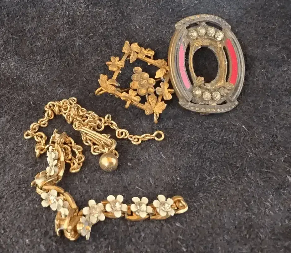Detailed Vintage Jewelry 