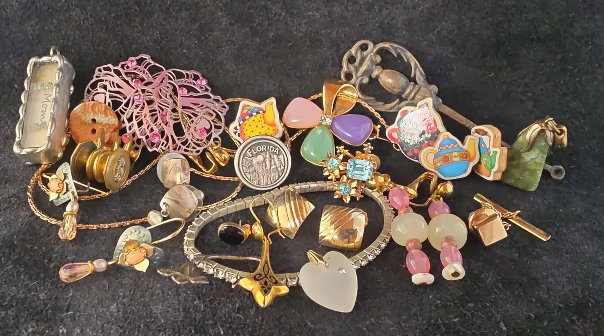 Assorted Costume/Fashion Jewelry 