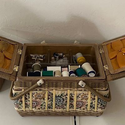 Sale Photo Thumbnail #33: Sewing supplies