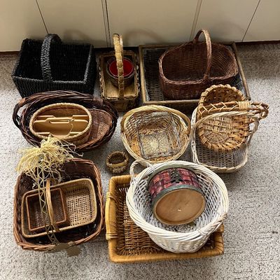 Sale Photo Thumbnail #35: Collectable wicker baskets
