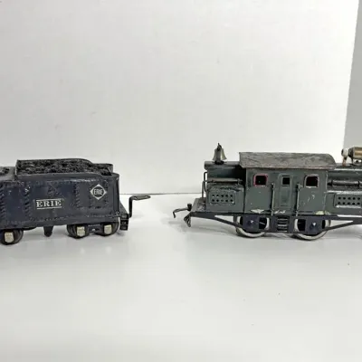 Pre war lionel no 152 and erie coal tender