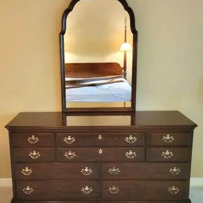 Dresser w/ Mirror (BR)