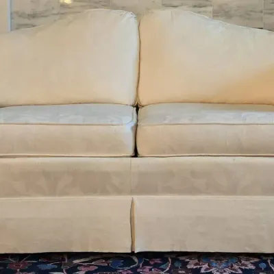 E. Eggert & Sons Loveseat (LR)