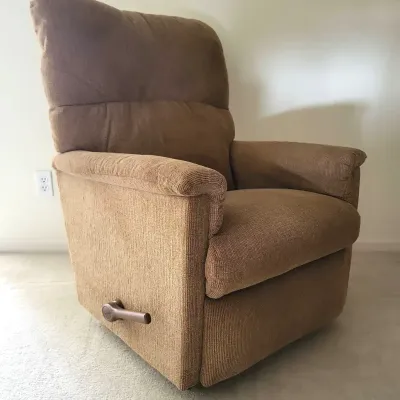 La Z Boy Recliner (L)