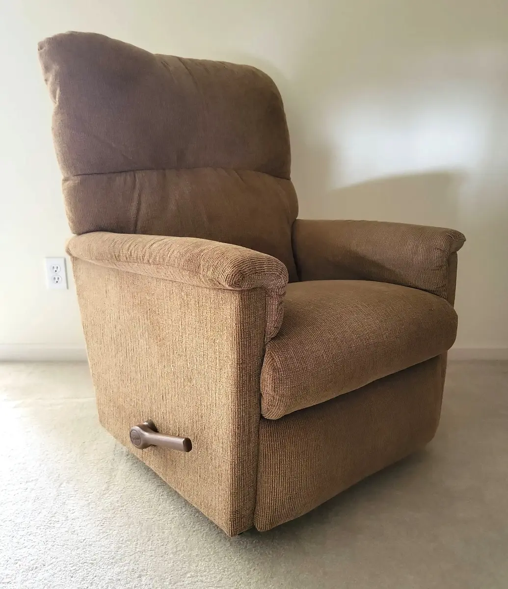 La Z Boy Recliner (L)