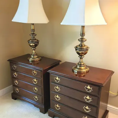 Pair of Nightstands w/ Lamps (BR)