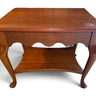 Traditional Style Wooden End Table