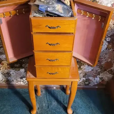 Wooden Jewelry Box With 4 Drawers I Includes Boyd’s Bears Bearwear Pin Collection 