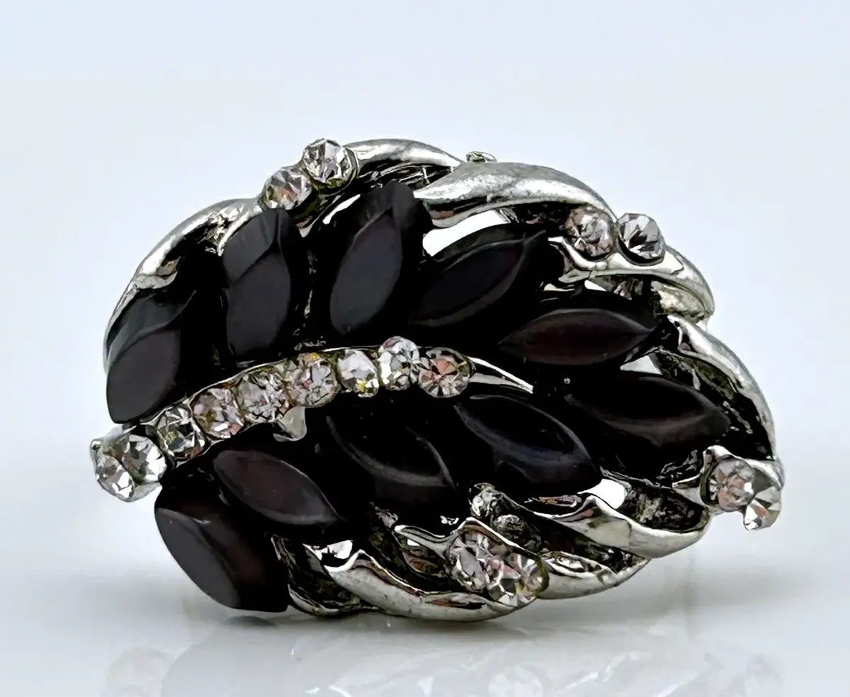 Silver Tone Leaf Statement Ring