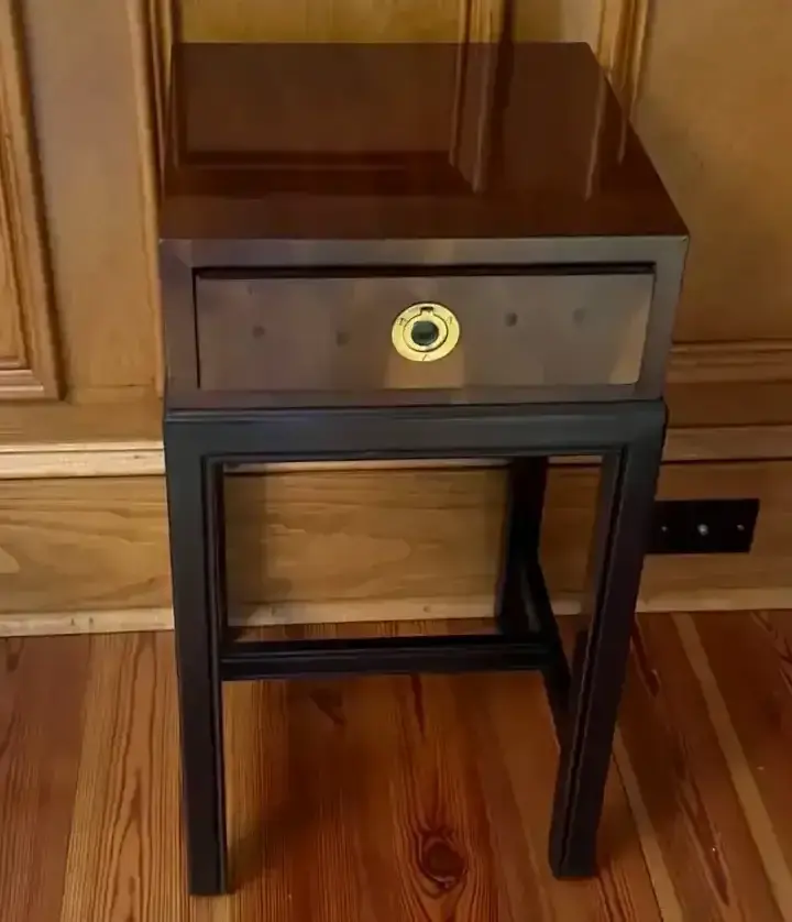 Henredon Georgian Mahogany Bedside Table
