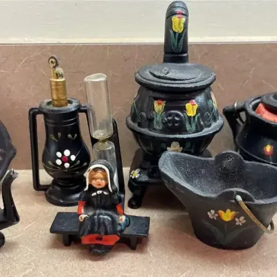 Pennsylvania Dutch Cast Iron Miniature Set