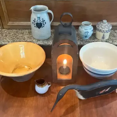 RRP Roseville Pottery, Kautz Bird & Electric Lantern Décor