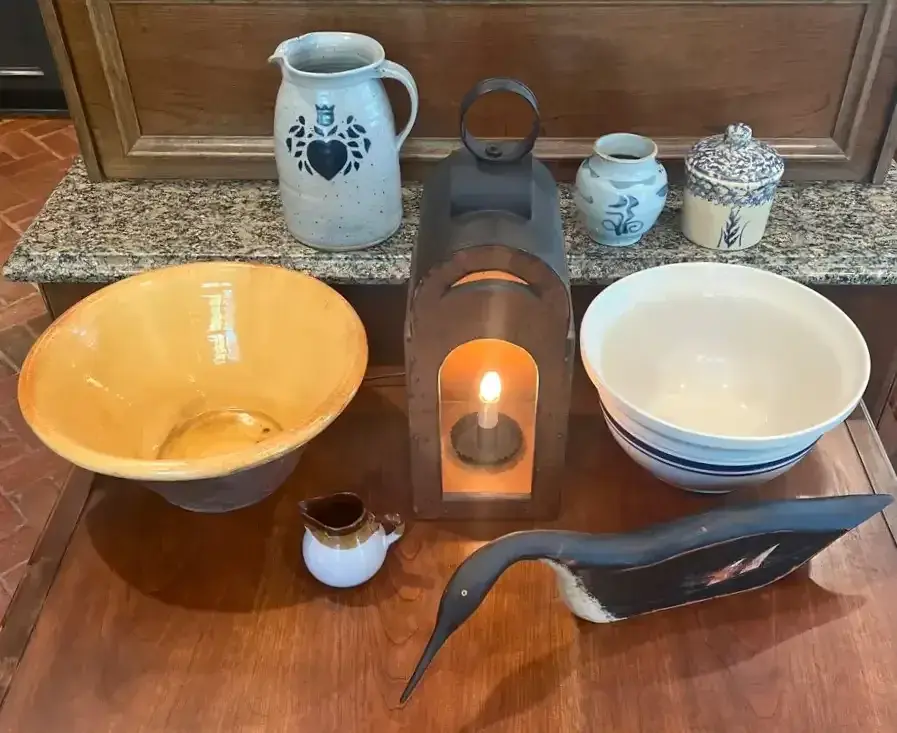 RRP Roseville Pottery, Kautz Bird & Electric Lantern Décor