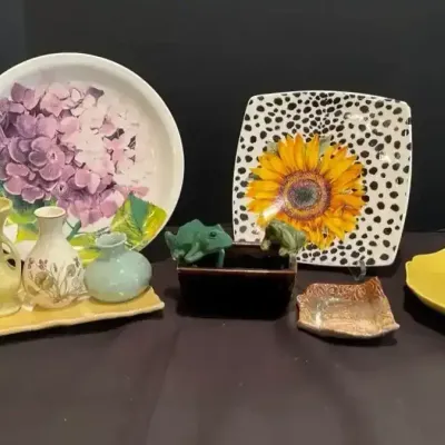 Fitz and Floyd Floral & Frog Décor