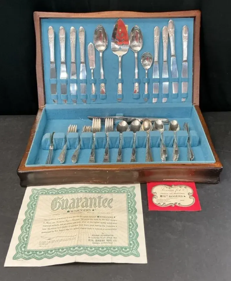 WM Rogers Silverplated Flatware Service