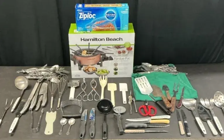 Hamilton Beach Fondue Pot & Utensils