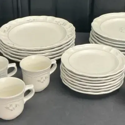 Pfaltzgraff Heirloom Dish Set