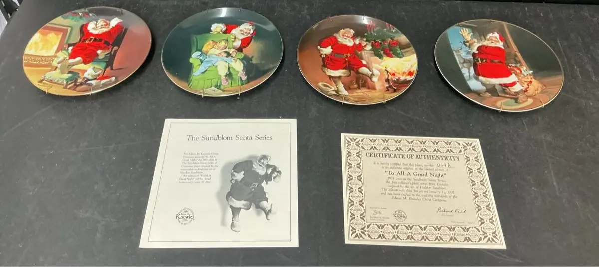 The Sundblom Santa Series Plate Set 