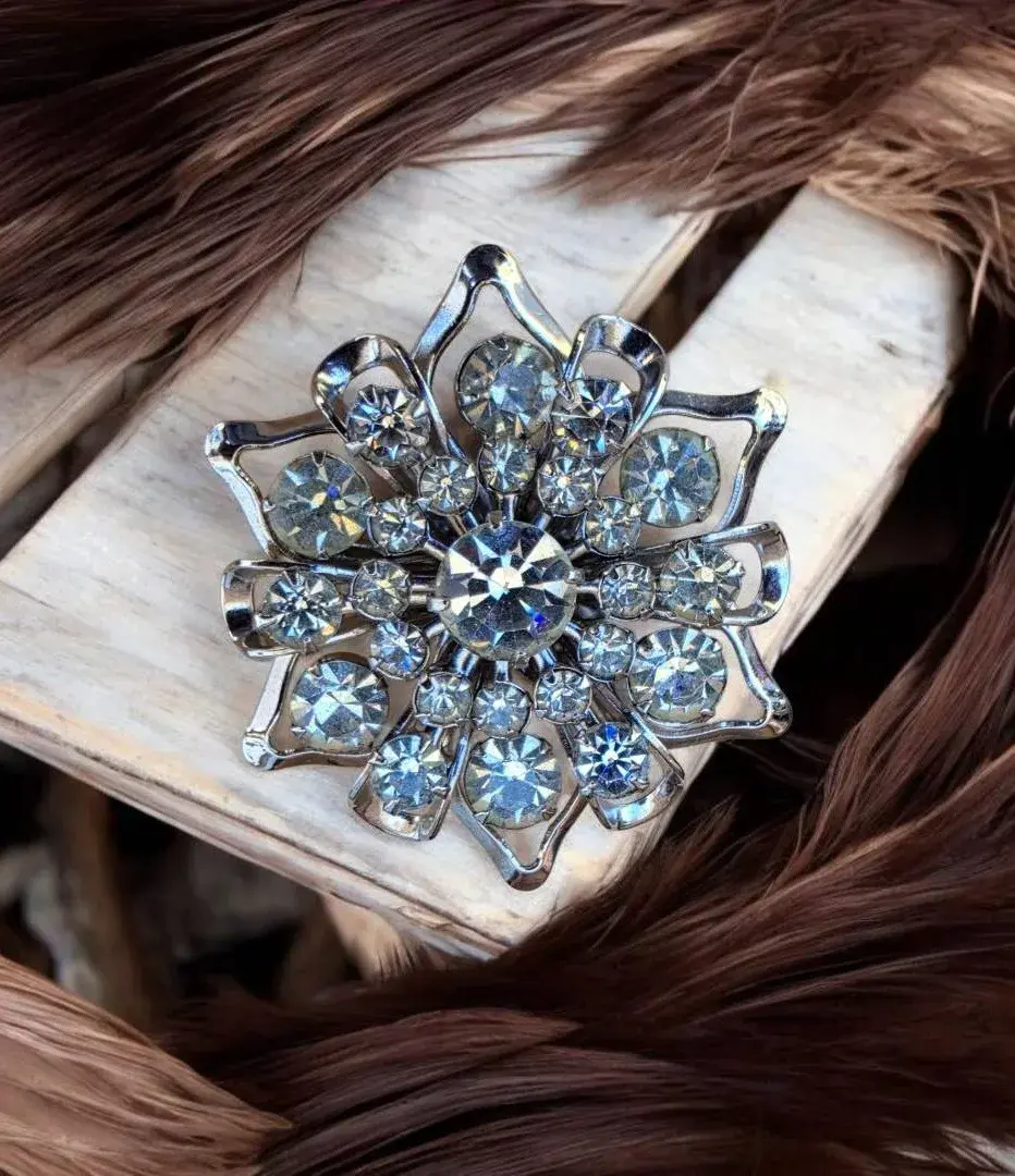 Vintage Rhinestone Starburst Floral Design Brooch 