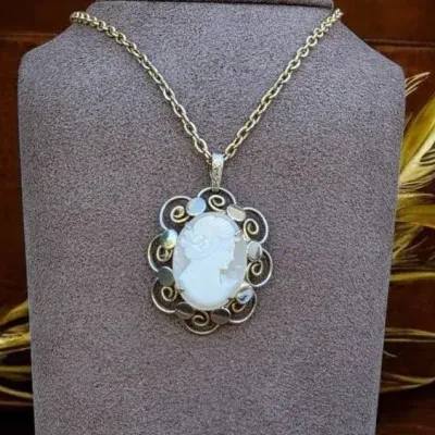 Vintage Cameo Carved Pendant Gold Tone Filigree Necklace
