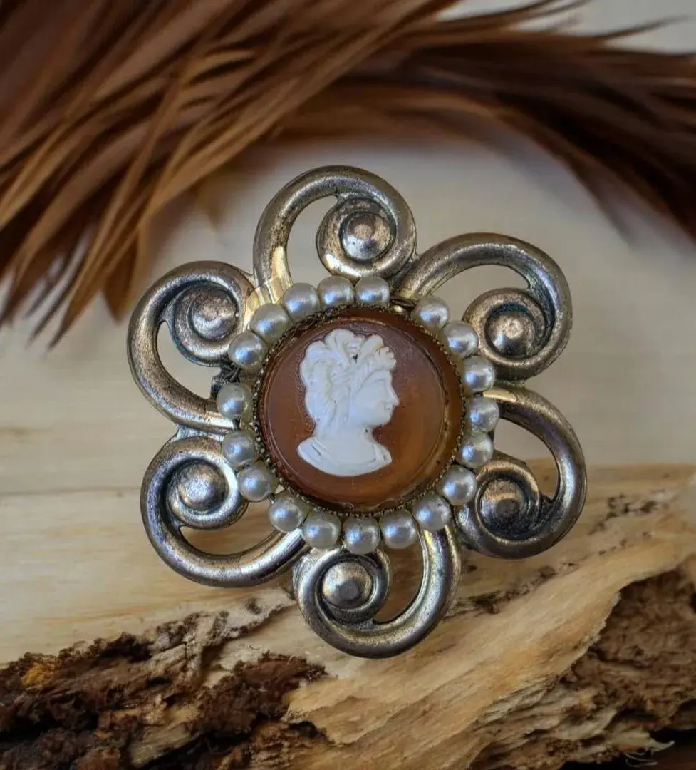 Vintage Cameo Faux Pearl Gold Tone Brooch Pin