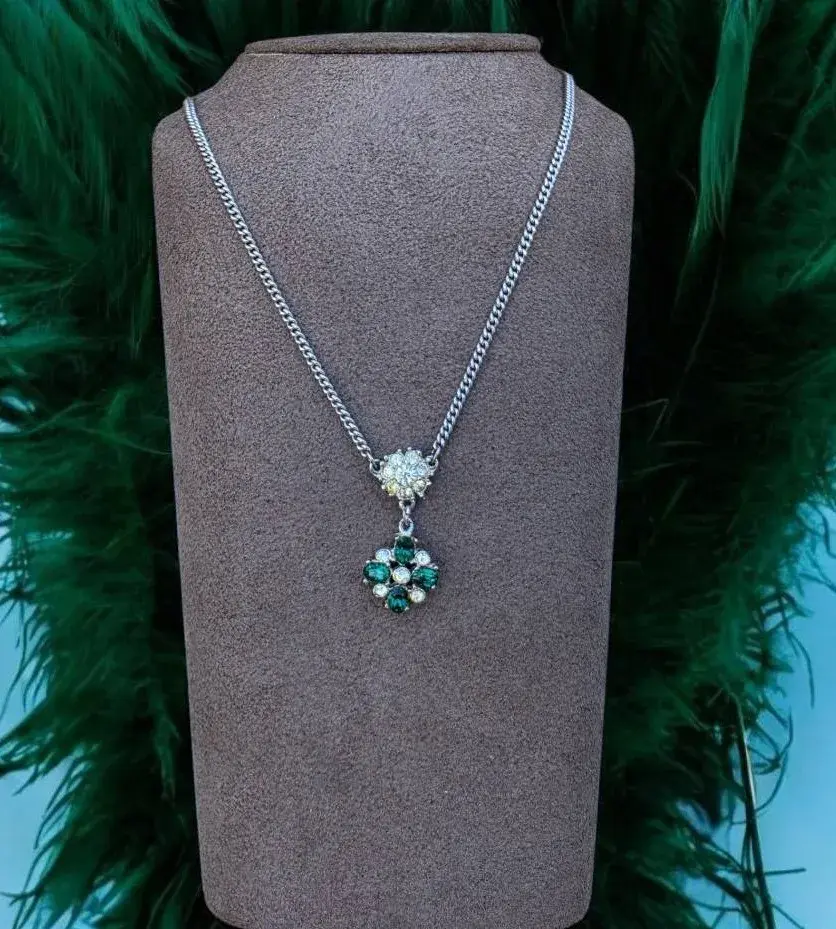 Vintage Emerald Green Rhinestone Floral Pendant Necklace 