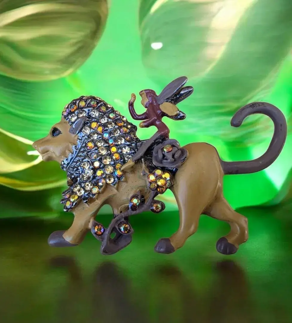 Vintage Lion And Fairy Pixie With Aurora Borealis Crystals Brooch 