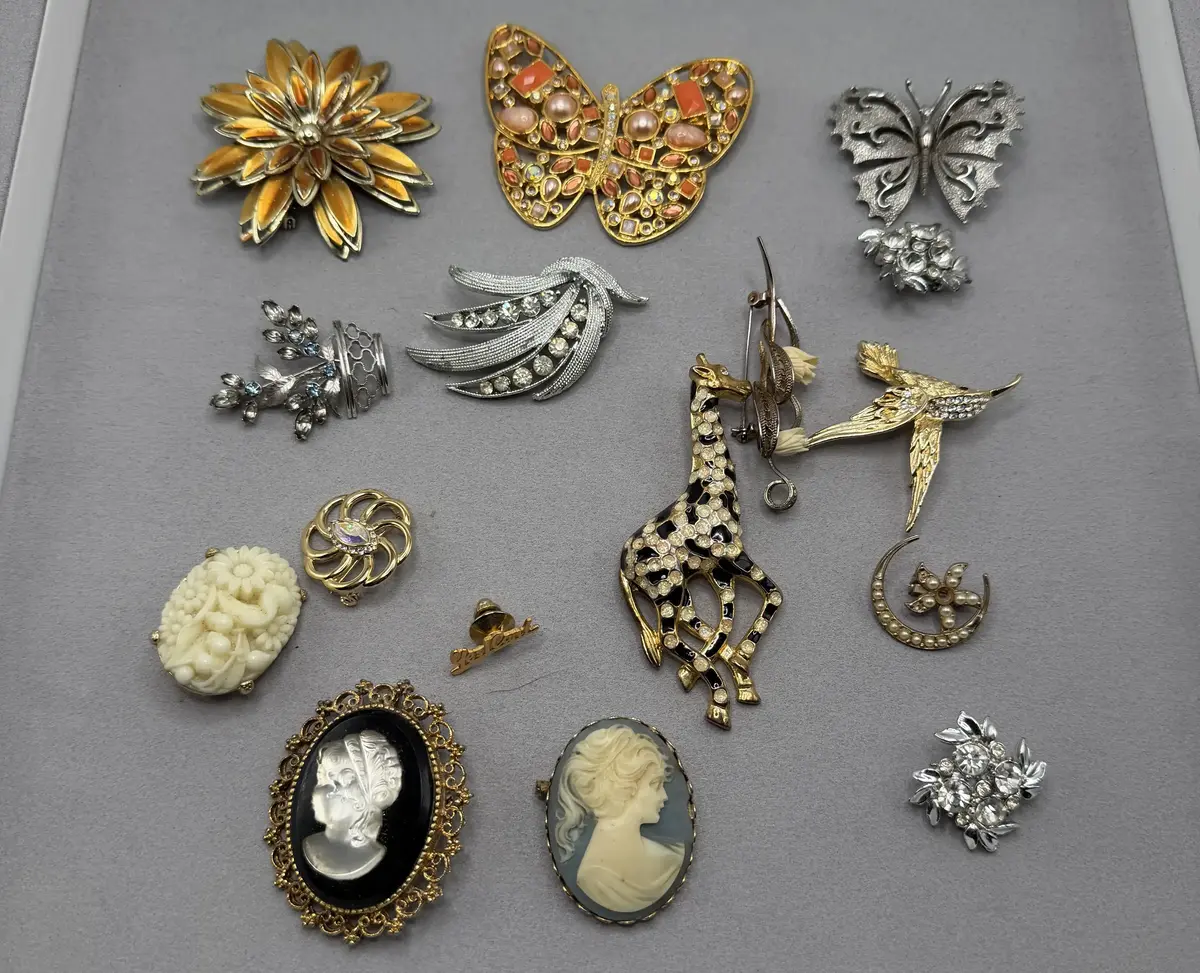 Lot of Costume Jewelry Pins and Brooches