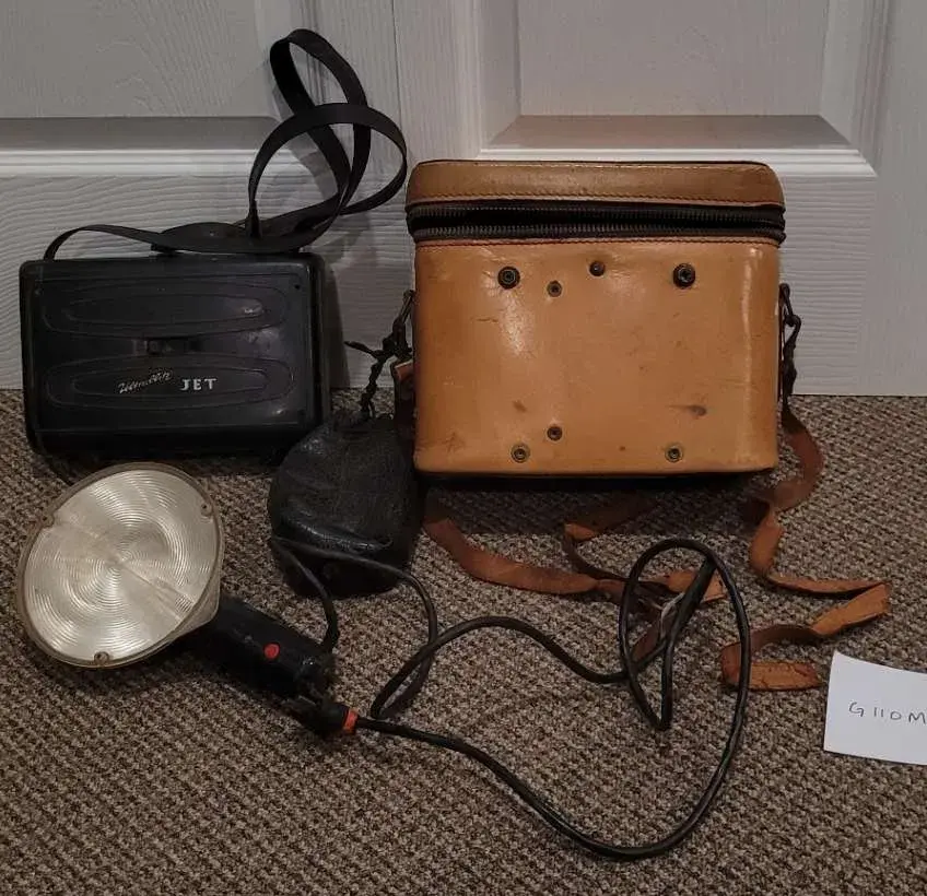 Ultrablitz Jet Vintage Portable Camera Flash Unit Set - Power Pack, Flash Head, Leather Bags