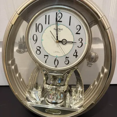 Vintage Rhythm Small World "Hummingroad" Motion Musical Wall Clock Quartz Melody