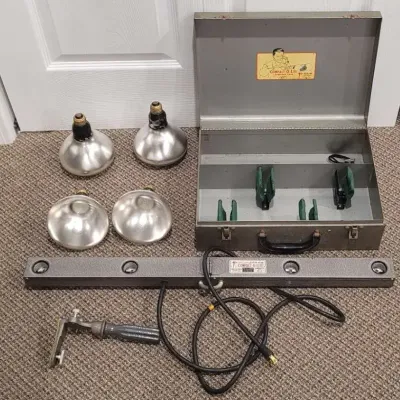 Vintage Arrow Compact-O-Lite Handheld Light Bar with Bulbs, Carrying Case