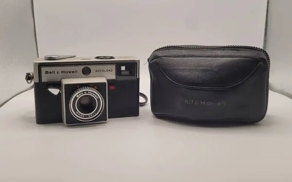 Vintage Bell & Howell Autoload Model 340 Film Camera With Leather Case