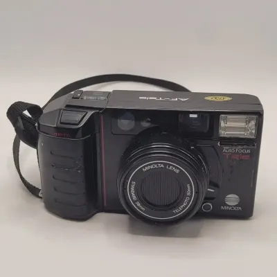Vintage Minolta AF-Tele 35mm Camera with Leather Bell & Howell Bag