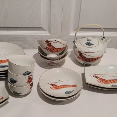 Japanese Dishware Set Featuring Shrimp and Shellfish Imagery